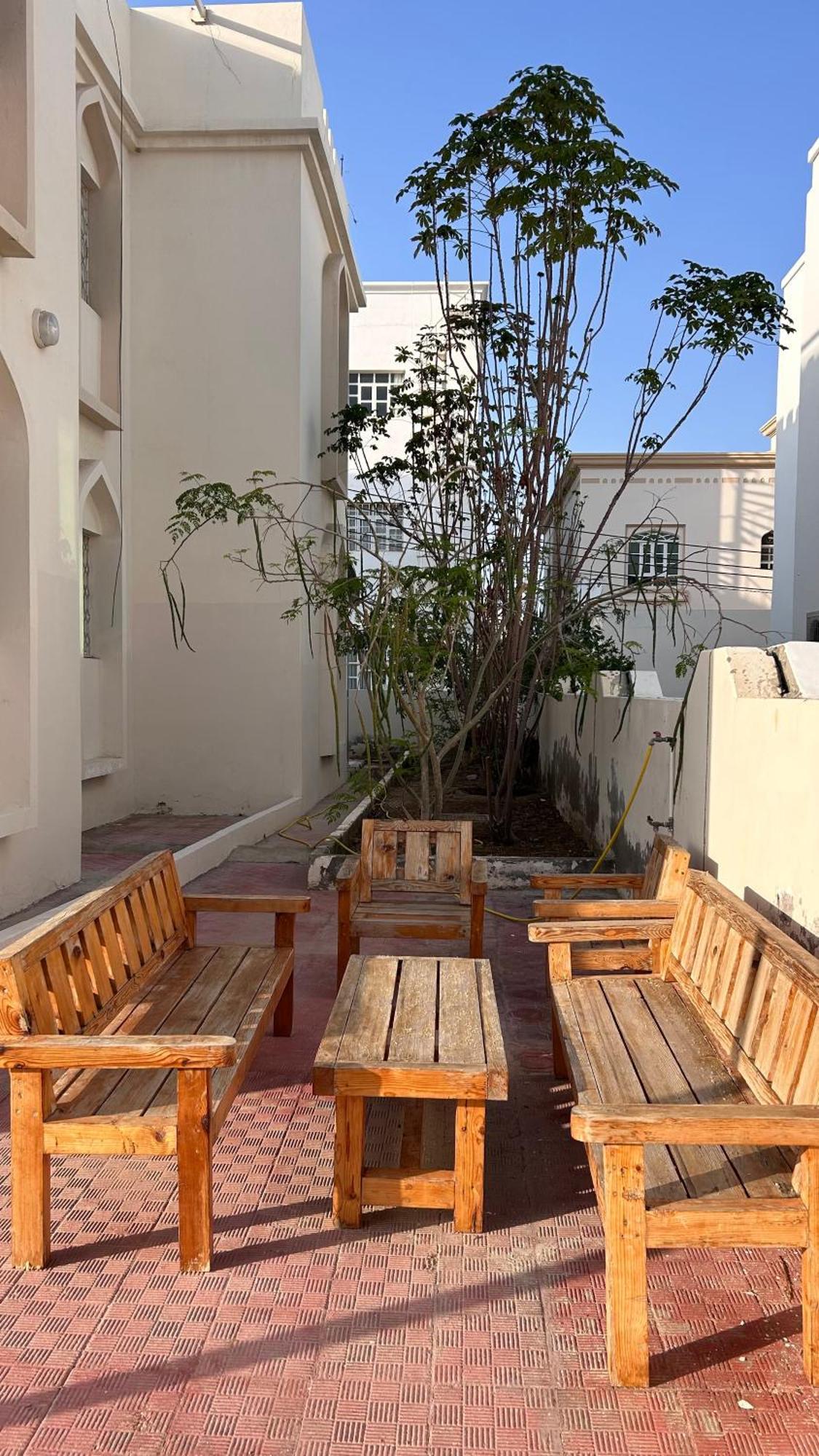 Basil Hostel Muskat Bagian luar foto