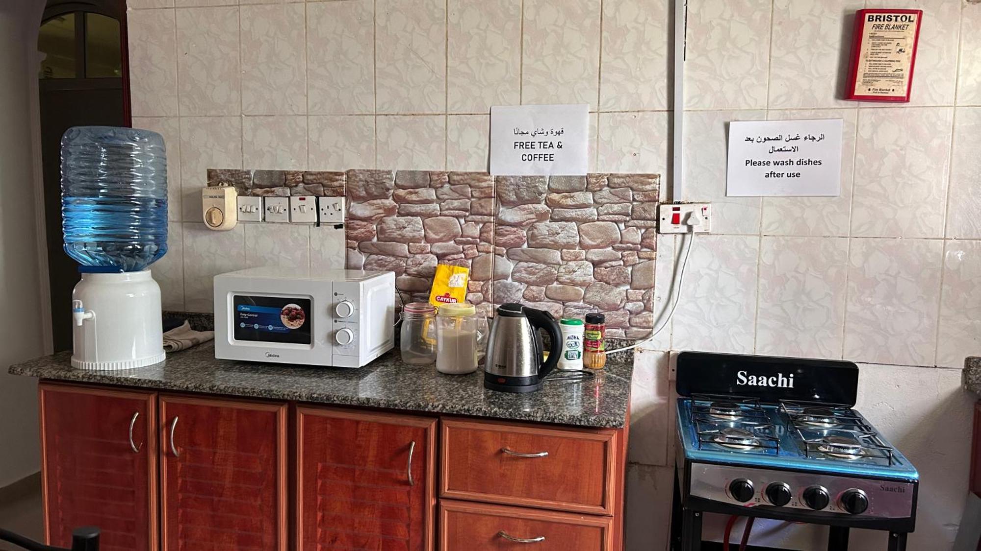 Basil Hostel Muskat Bagian luar foto